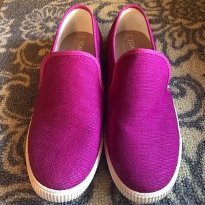 hot pink toms slides